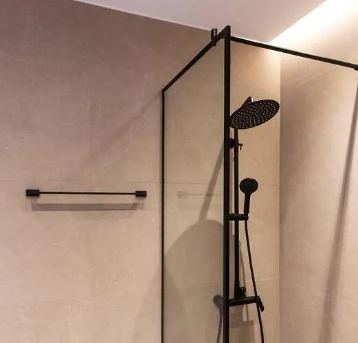 Green Leaf Apartment